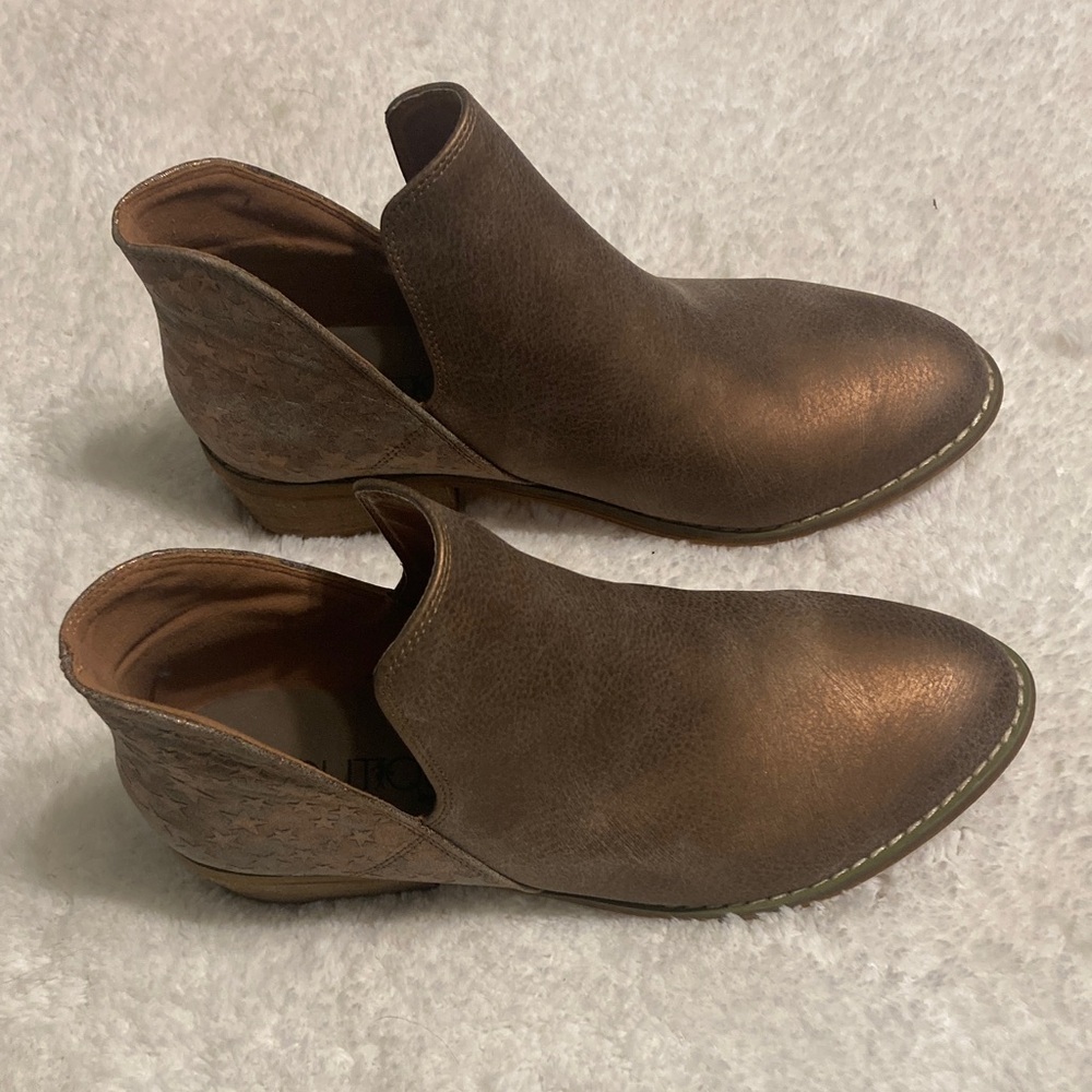 Corkeys Boutique boots size 7